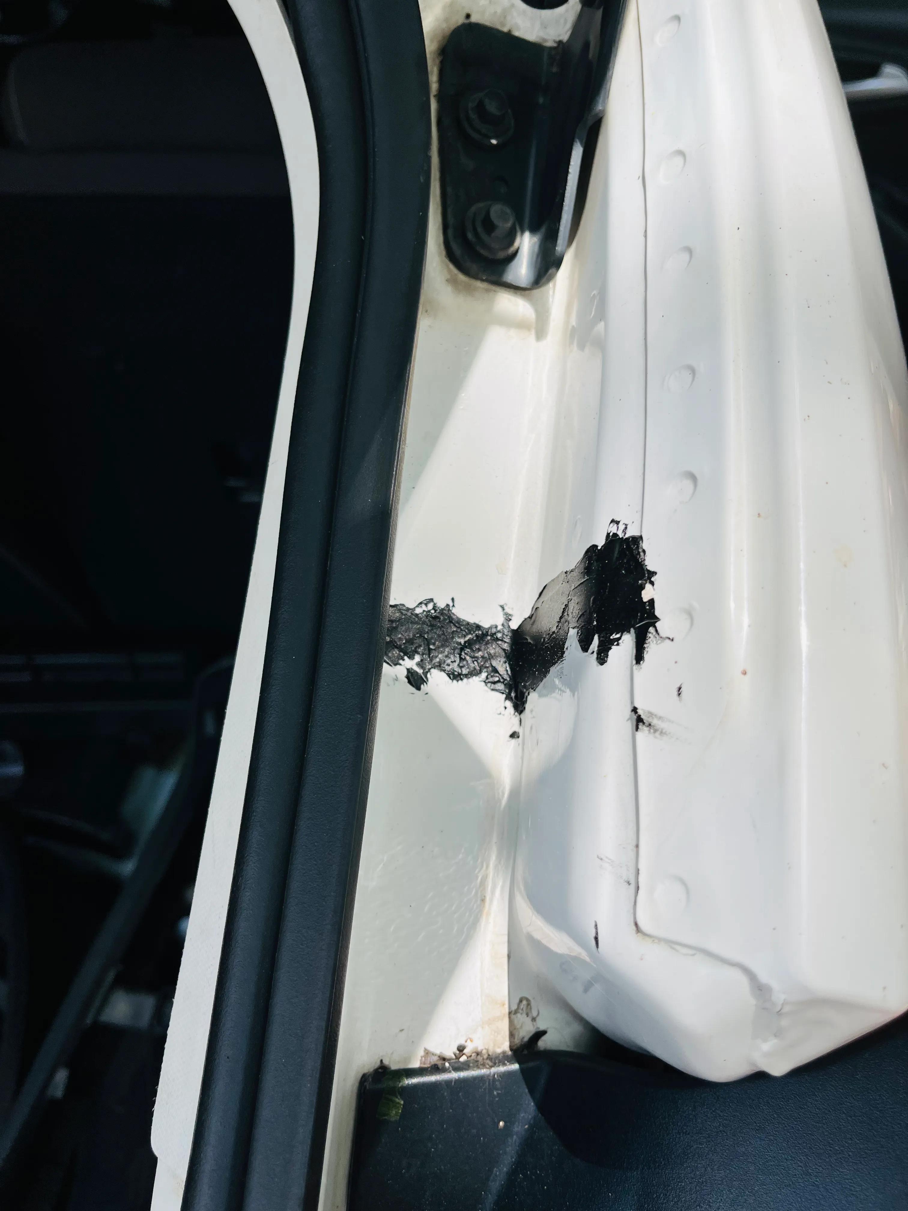 12款福克斯两厢后备箱左边漏水,12款新福克斯两厢款后备箱漏水