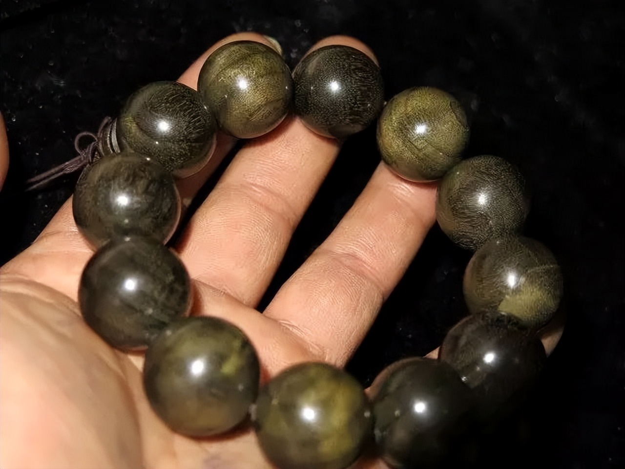 比较具有收藏价值的木质手串,最值得收藏的木质手串有哪些