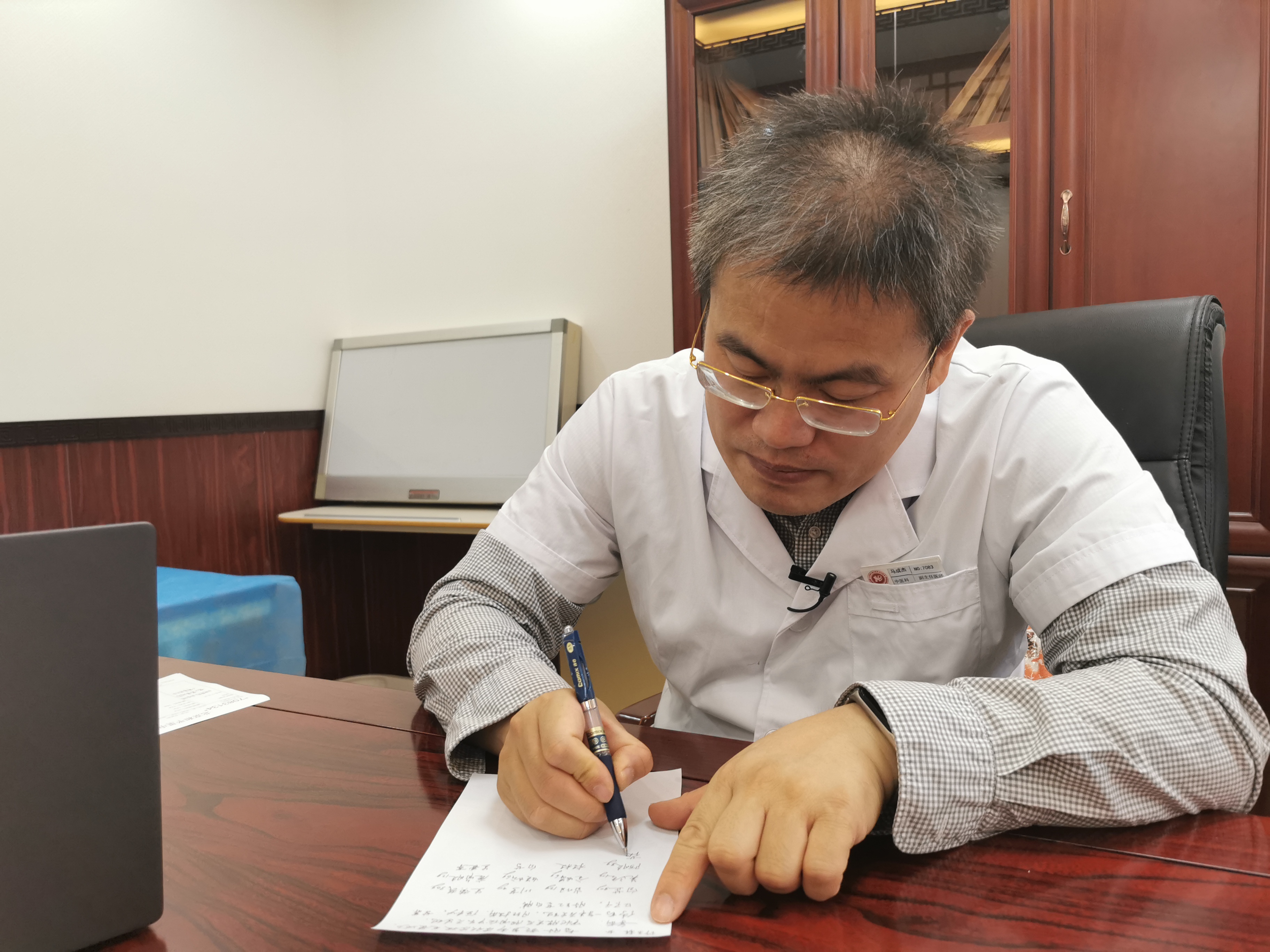 舌诊能准确的看出病症吗,舌诊主要看舌苔吗