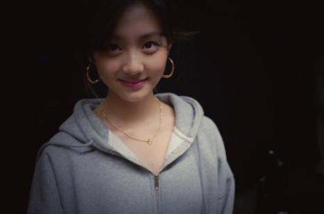 黄磊孙莉盛世美颜,黄磊黄多多孙莉长腿短发