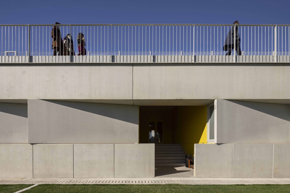 grandstands,grandstanding