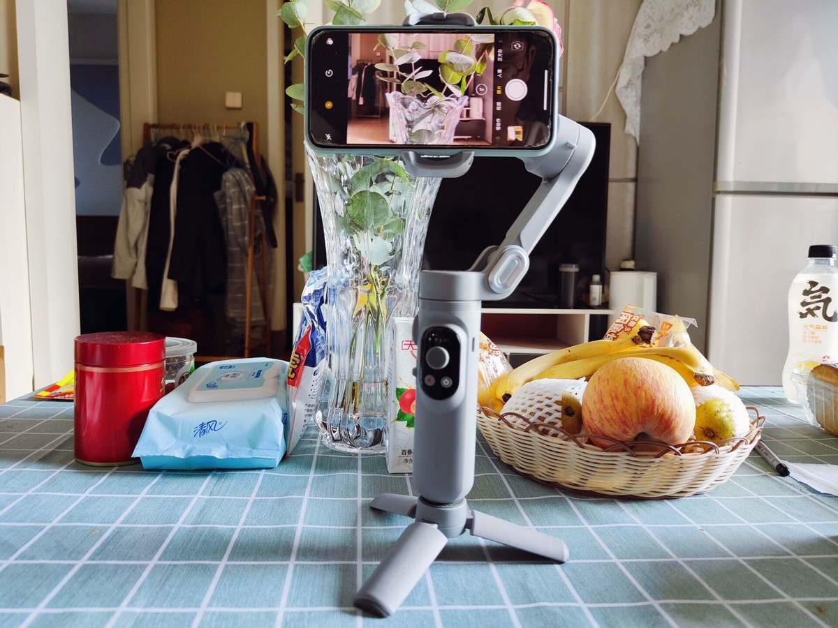 奥川手机三轴稳定器云台测评,奥川稳定器smartx和pro的区别