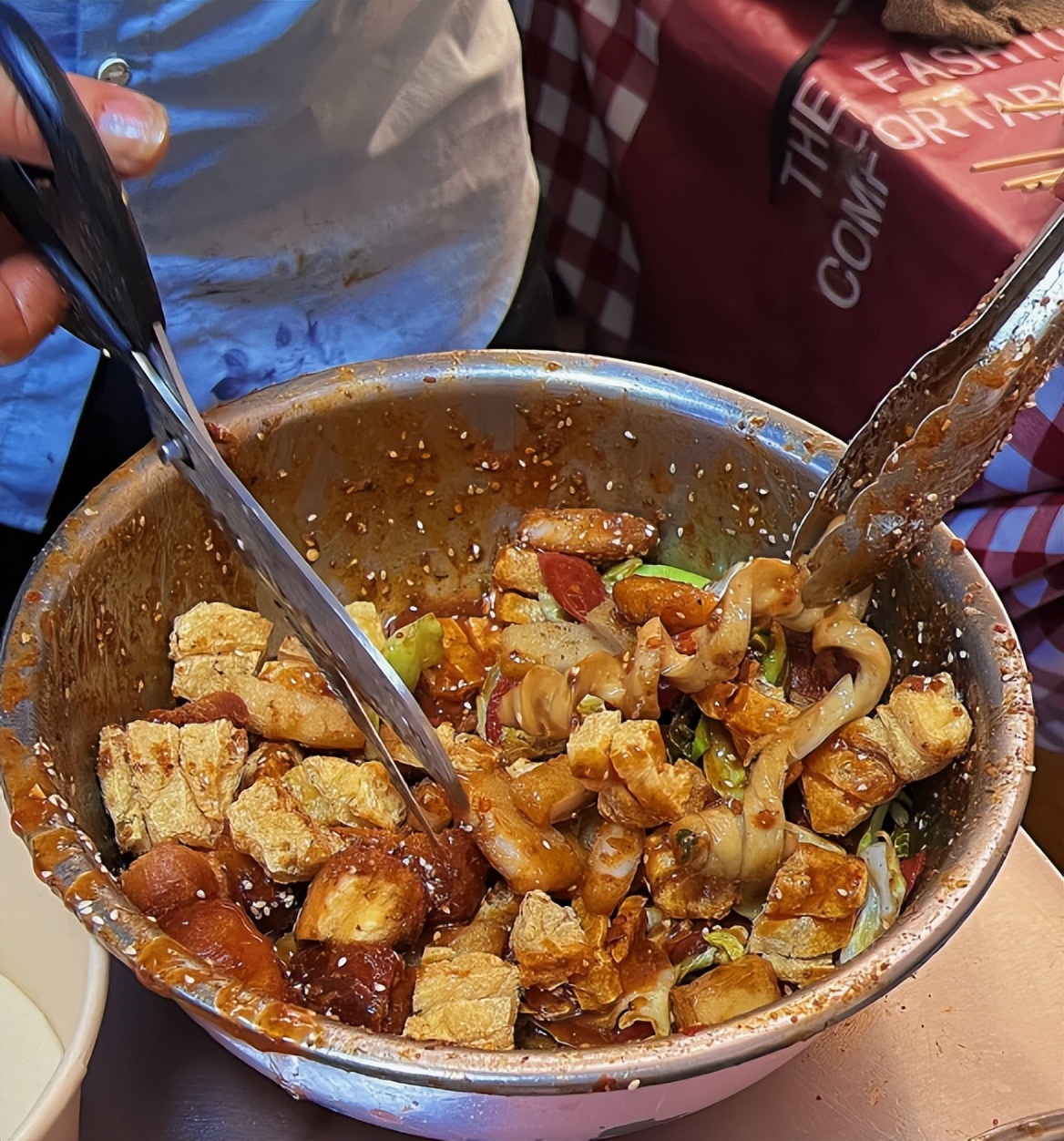 开在学校旁边的店最好选什么,开在中学附近的炸串店怎么样