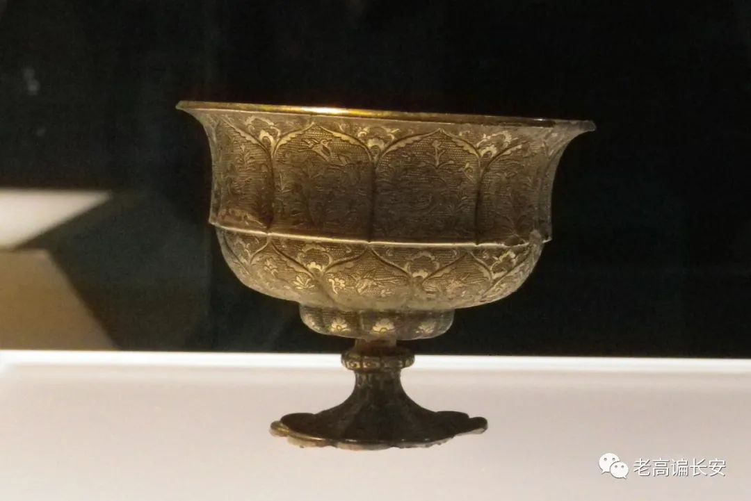 唐代鎏金杯,唐代银凤杯