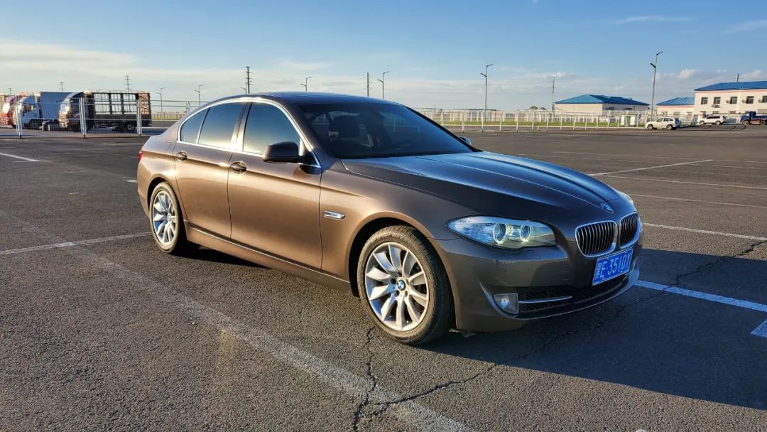 宝马x56缸和4缸的区别,18款宝马x1三缸发动机