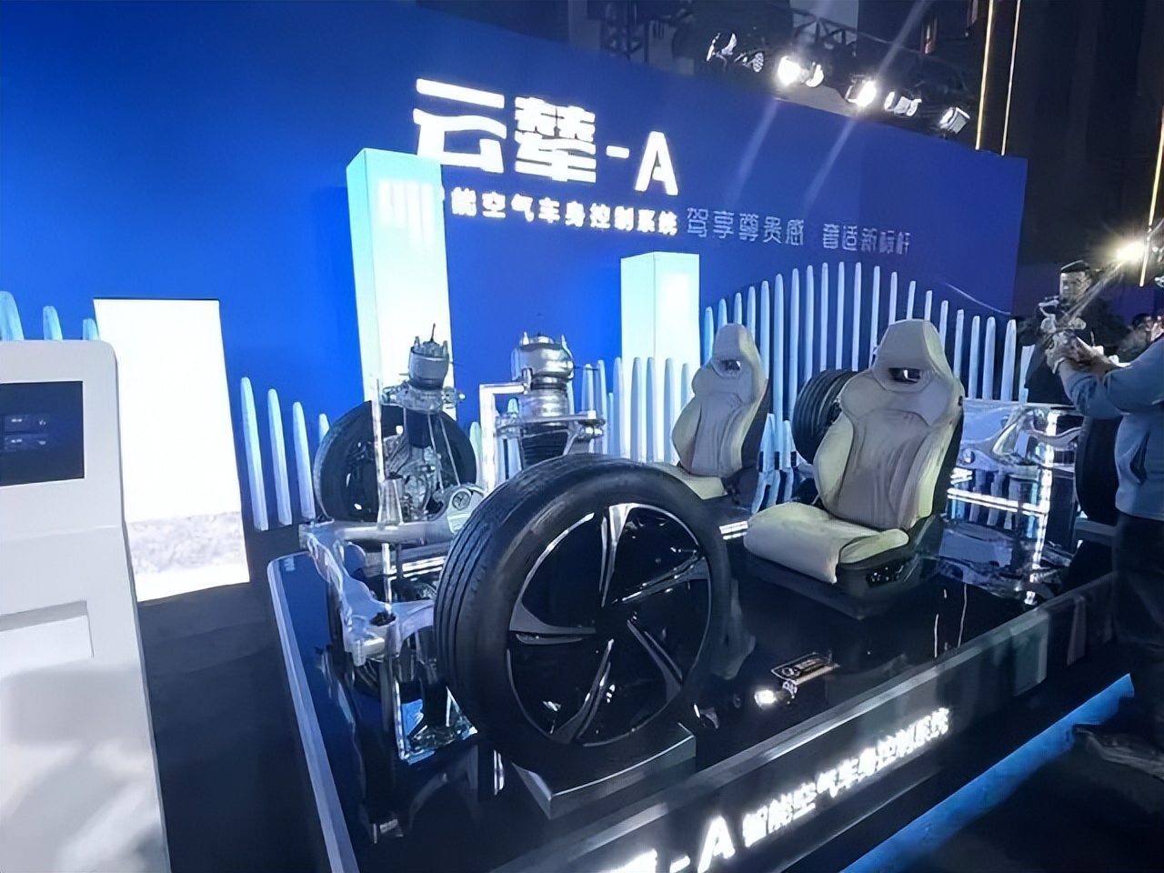 比亚迪夺得全球新能源汽车销冠,比亚迪新能源汽车销量蝉联了几年