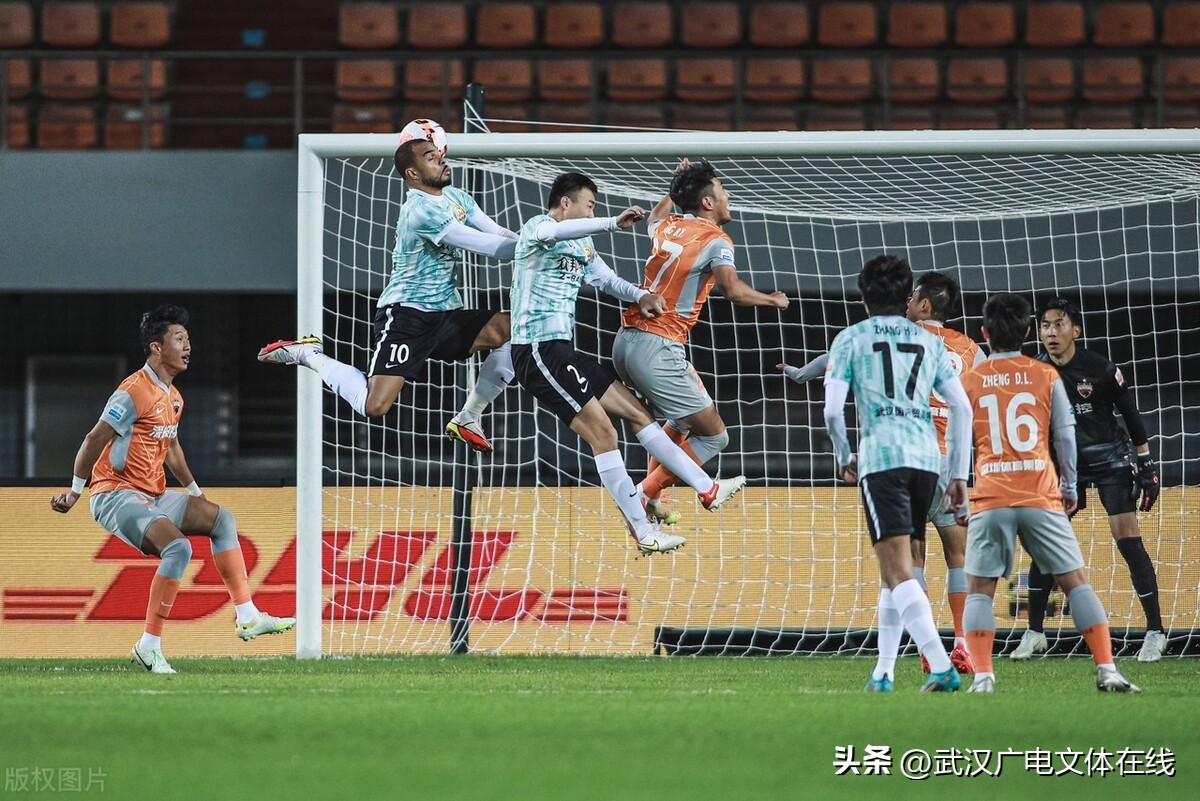 保级组4轮不败武汉队前景明朗,武汉长江队保级