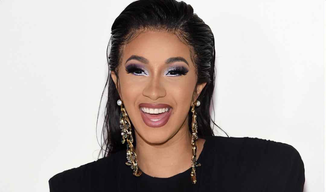 脸面算啥！女明星大秀“绝活”与粉丝激情交流，网友:可真刺激！