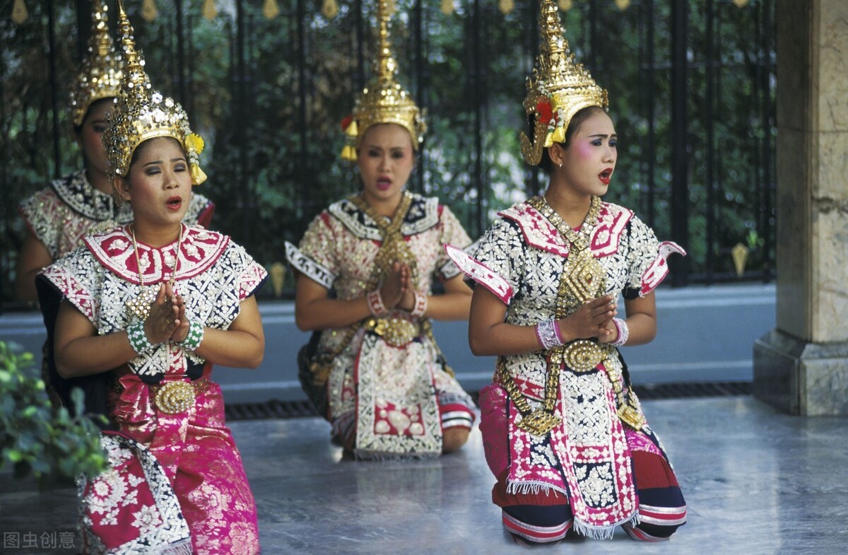 超5000人凌晨排队买玩偶什么玩具,超5千人排队买玩偶
