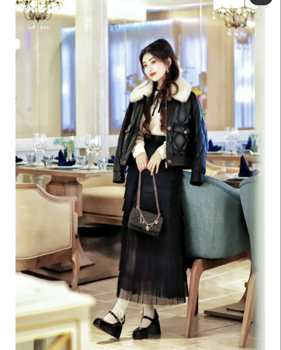 小香风半身裙怎么穿出高级感,小香风半身裙中长款搭配