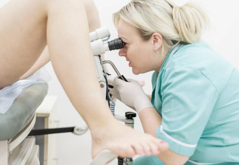 女性每次上完厕所要用纸巾擦拭吗,女性便后可以用普通卫生纸擦吗