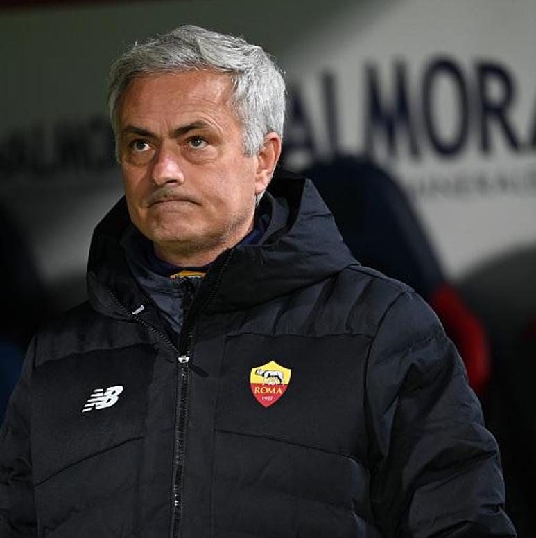 罗马1-6惨败穆帅经历了什么,穆帅吃黄牌