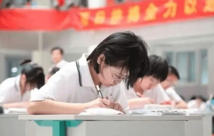 福建女孩高考364分，骗父母考了586分状告教育局，最终结果如何？