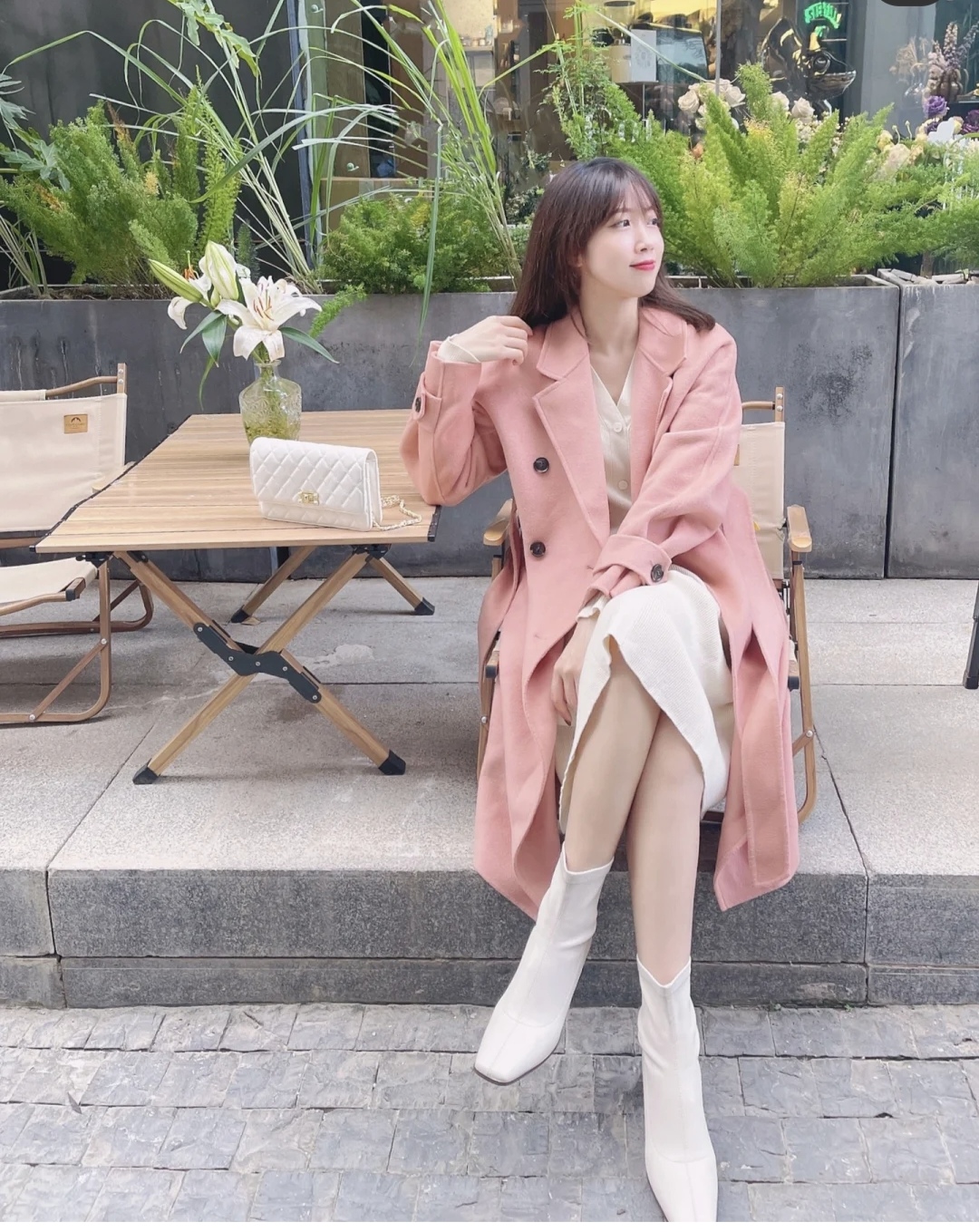 流行的靴子搭配什么衣服图片,中长靴子穿衣搭配图片2020秋冬