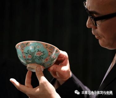 香港苏富比清康熙御制珐琅彩,清康熙霁蓝釉描金赏盘拍卖价格
