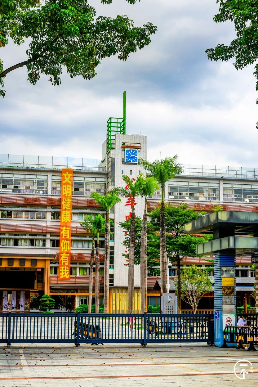 我在富士康干了24天能拿多少钱,暑假工富士康打工的真实生活