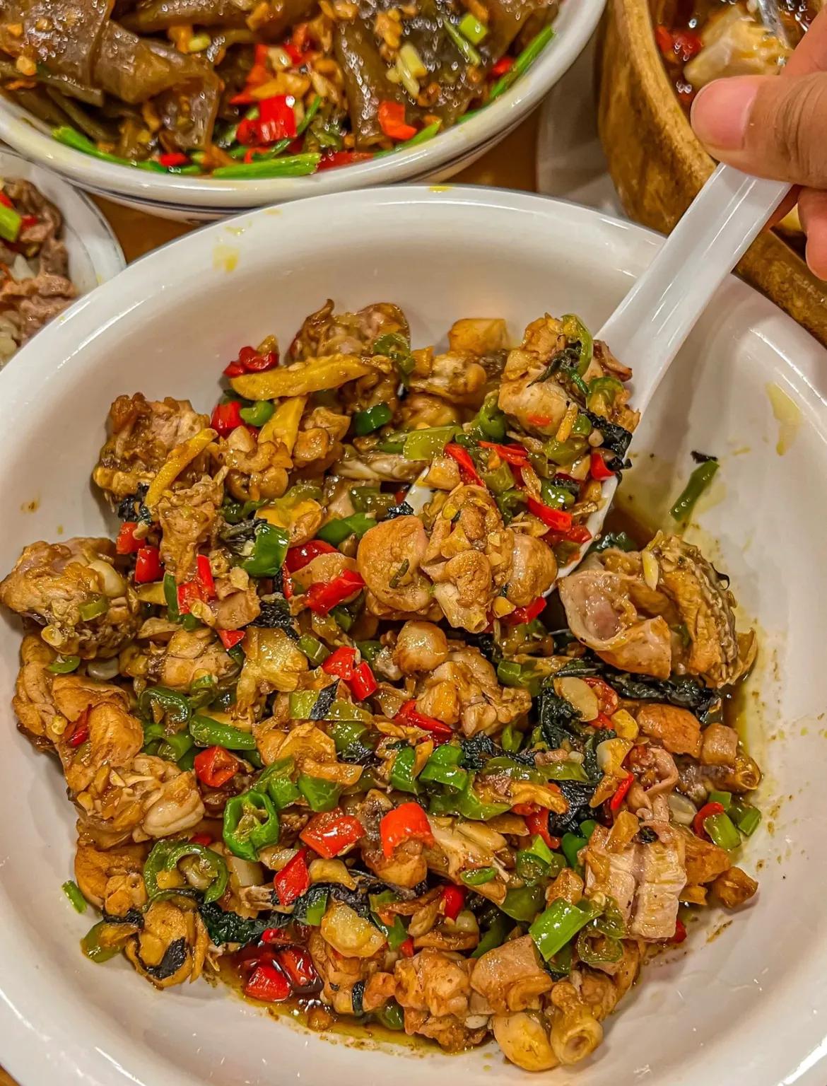 武汉就能吃到的笨萝卜同款湘菜馆子，长沙妹子来了都说好