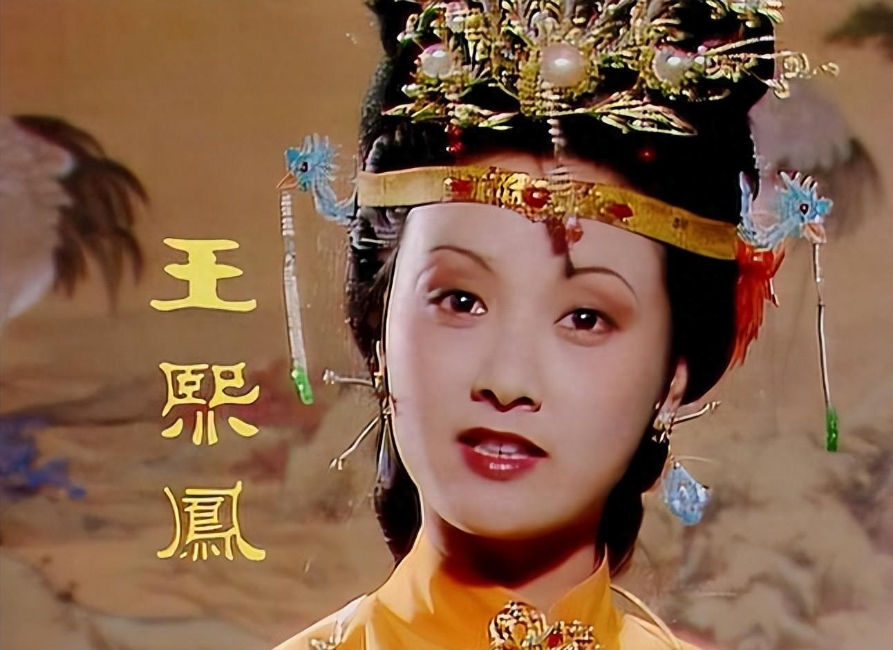 谁都想不到!快到年底了,65岁的邓婕用这样的方式,丢出一对王炸