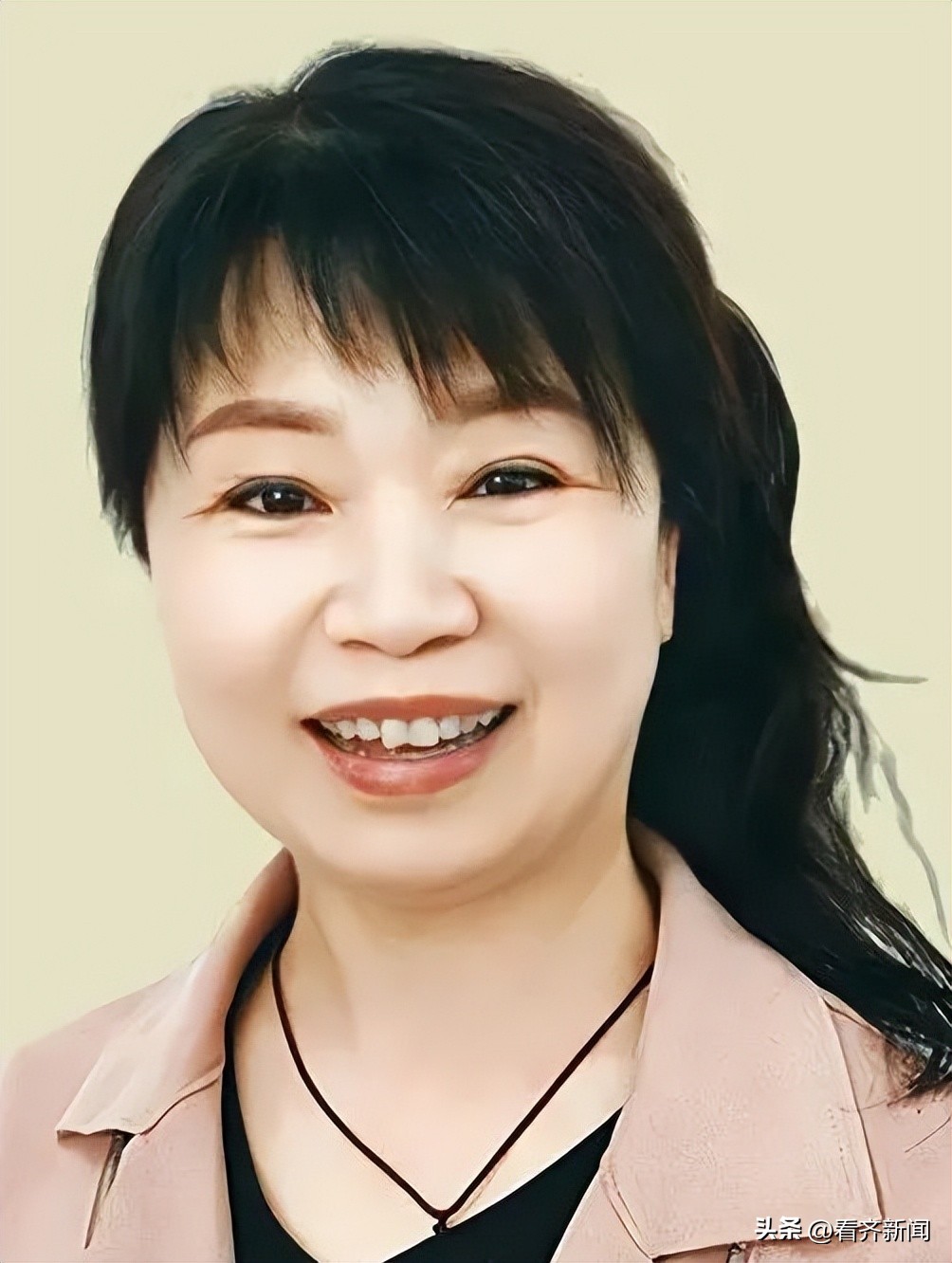 榻愰綈鍝堝皵琛℃按绉佺珛楂樹腑,榻愰綈鍝堝皵琛℃按楂樹腑