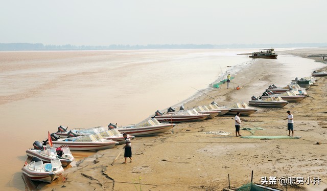 黄河边上出现撸铁,黄河撸铁人视频