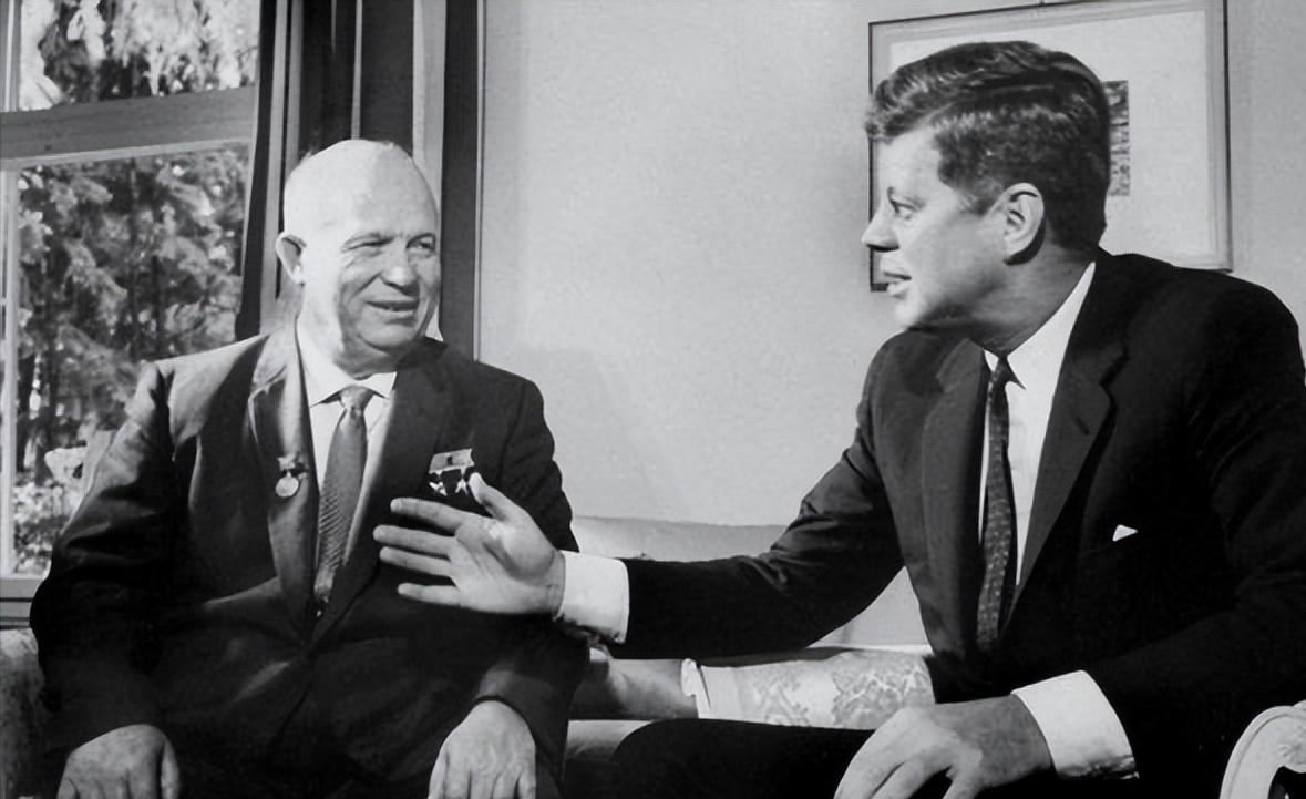 中国第一颗核弹爆炸成功时间,中国第一颗中子弹爆炸时间