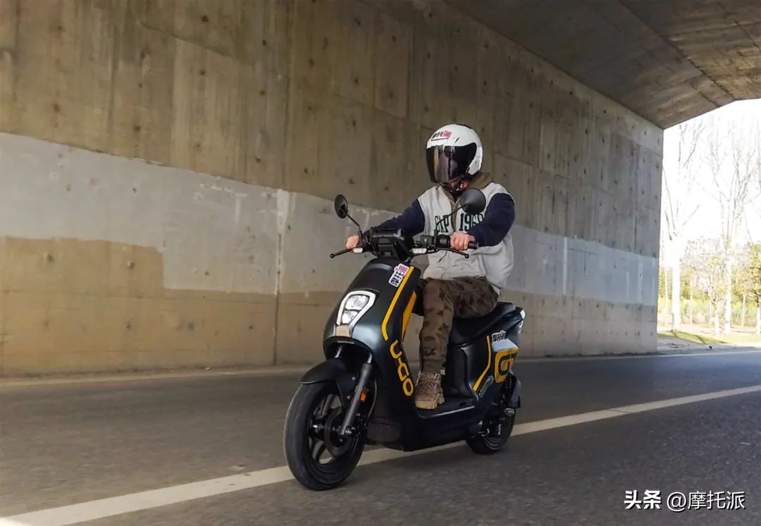 五羊本田u-gogt版电摩,五羊本田u-go电摩和电轻摩区别
