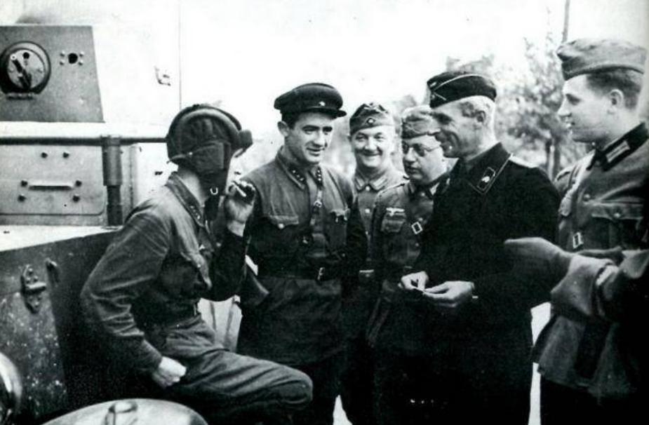 波兰为何在二战中被德国攻击,二战前波兰是怎么得罪所有邻国的