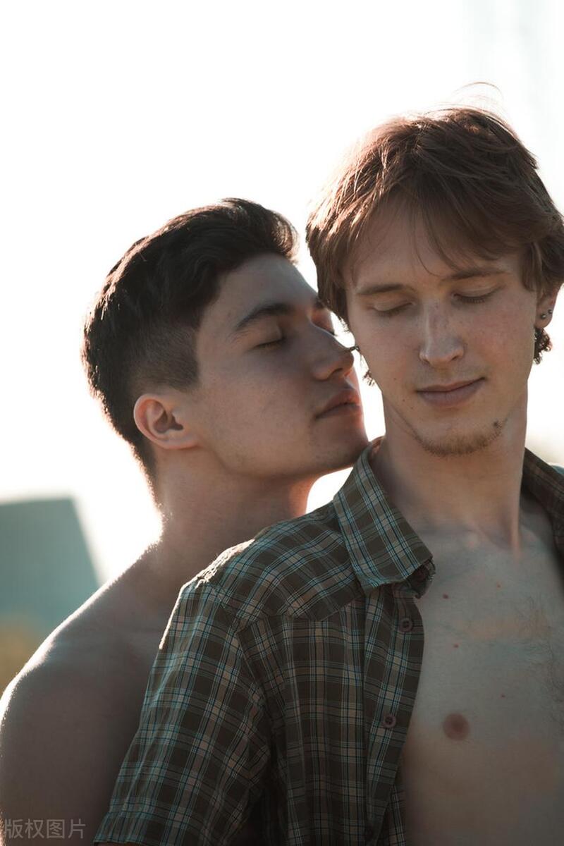 男同聚众淫乱引发的案件情况,同性聚众淫乱多次判刑案例