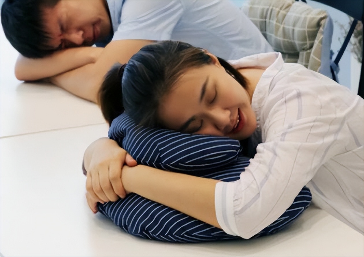 趴着能确定男宝女宝么,躺在孩子怀里测孩子反应