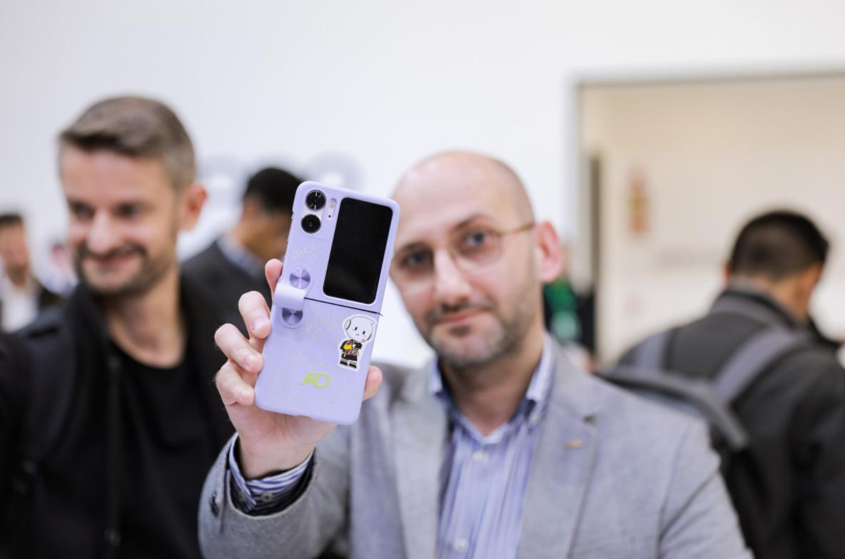 成为欧冠官方赛事指定用机，绿厂小折叠获广泛认可，产品力是关键