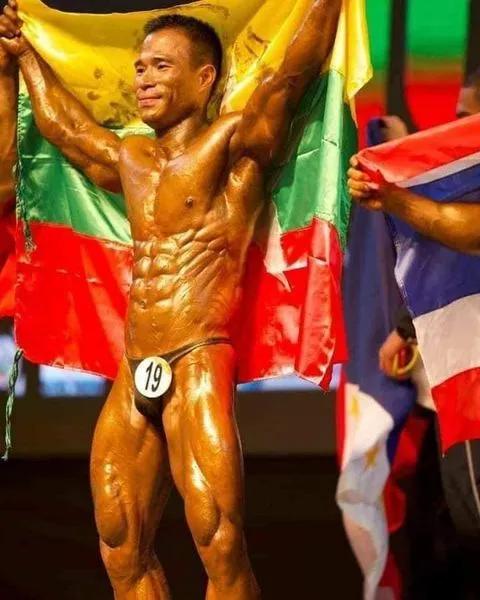 被杠铃压死的健美冠军后续,健美运动员训练时被杠铃压死