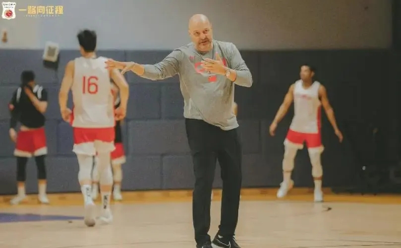 宏远周鹏最新消息,我要打篮球杜锋谈赵睿徐杰