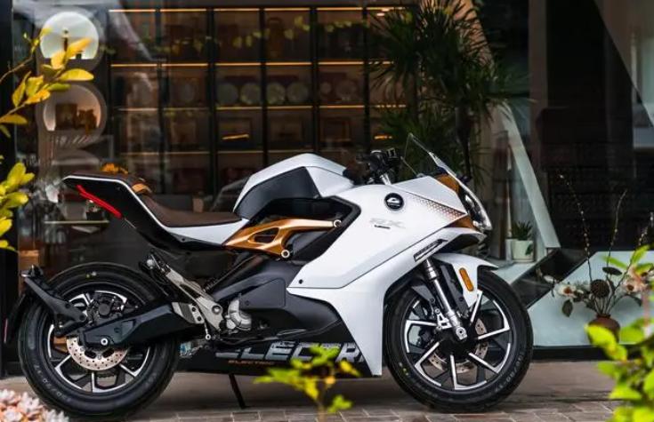 钱江电动城市巡游引爆杭城，新国标VC凭实力走红