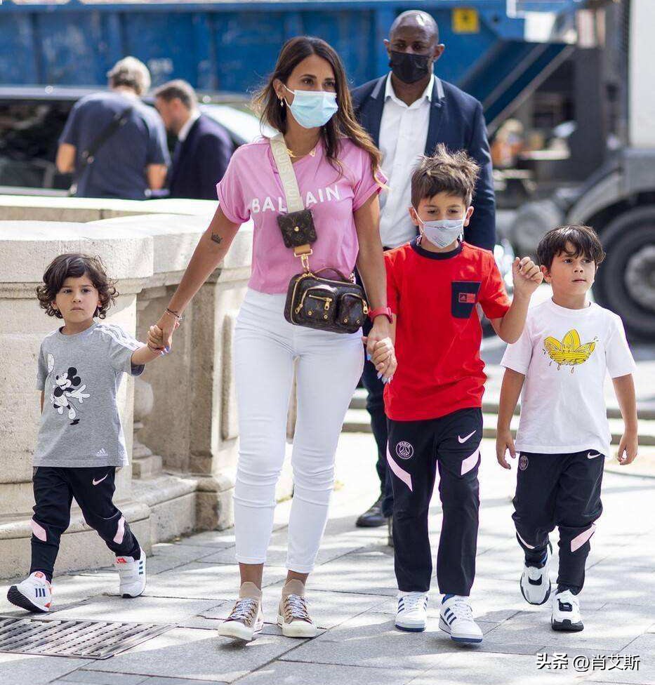 足坛射手榜贝利梅西c罗,足球三巨头梅西c罗内马尔