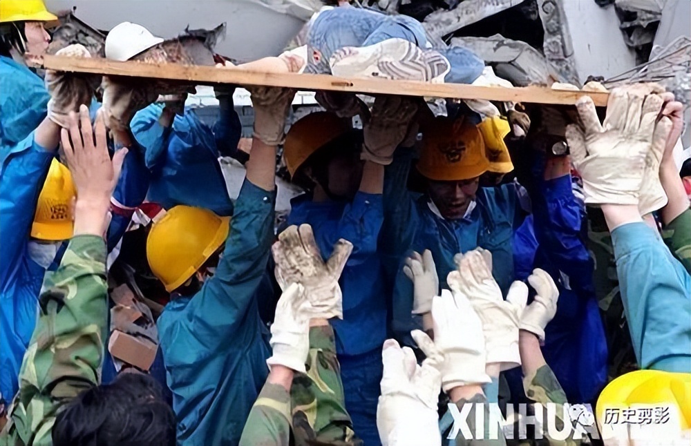 汶川地震十大催人泪下的照片,汶川地震12周年这些照片让人泪目