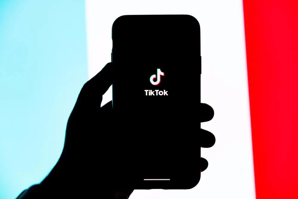 tiktok必须要用海外卡吗,tiktok插国外手机卡可以用吗