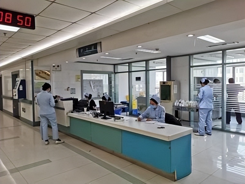 妻子成植物人后丈夫做了这样的事,妻子出车祸变成了植物人