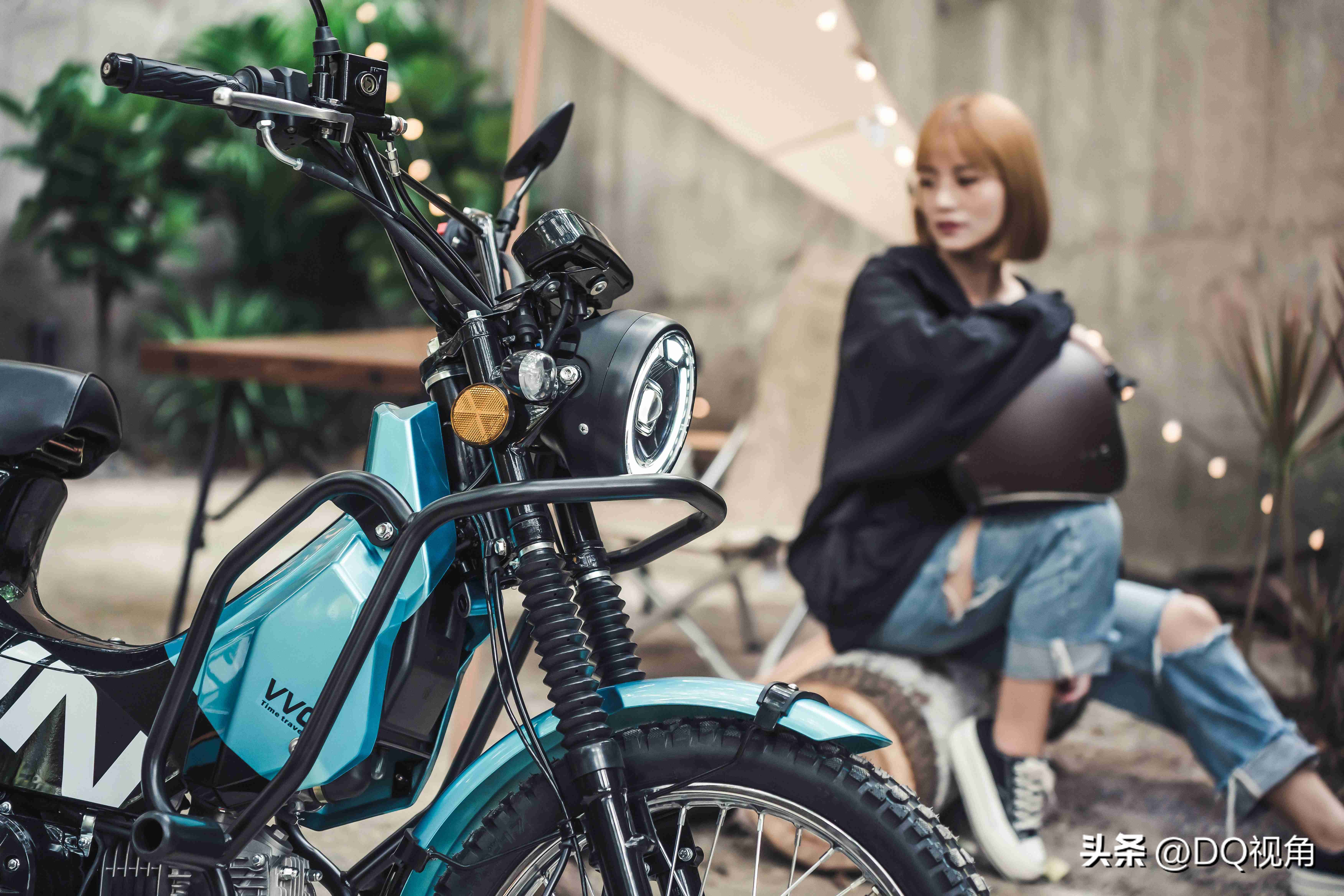 都市摩登新选择，颢晨穿越猫弯梁摩托，8.5L油箱前轮配ABS