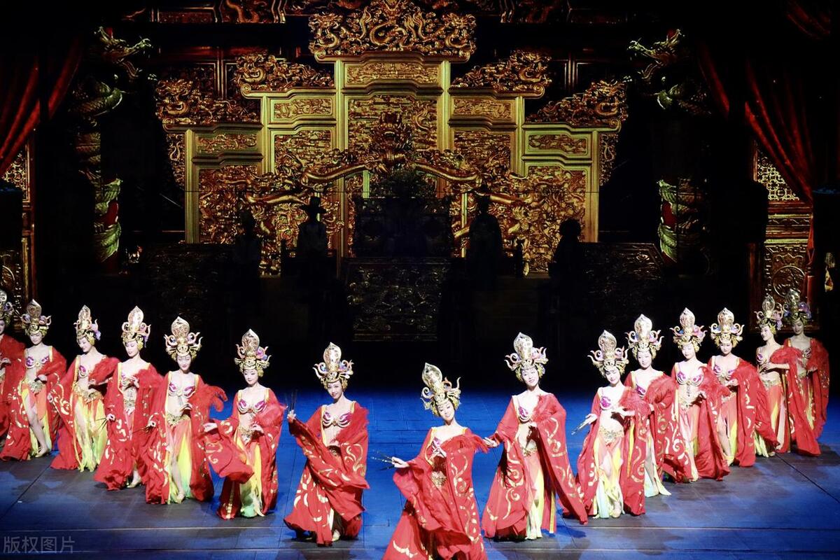 杭州宋城跟横店比哪个值得去,杭州宋城景区值得去玩吗