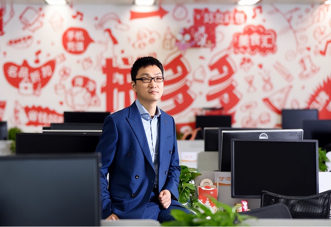 黄峥拼多多靠什么赚4500亿,拼多多黄峥曾经是马云的手下吗