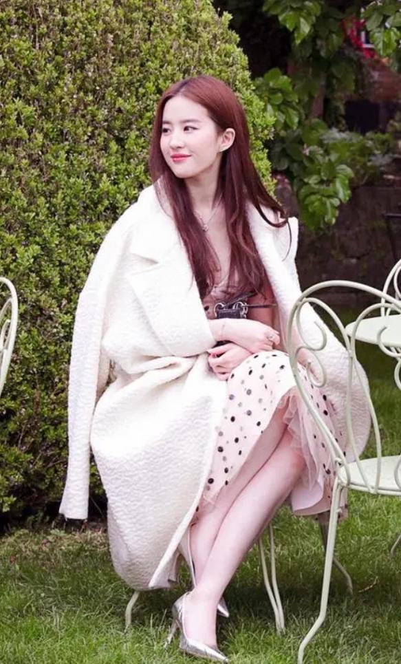 从五官怎么看出女人富贵相,女人五官富贵的表现