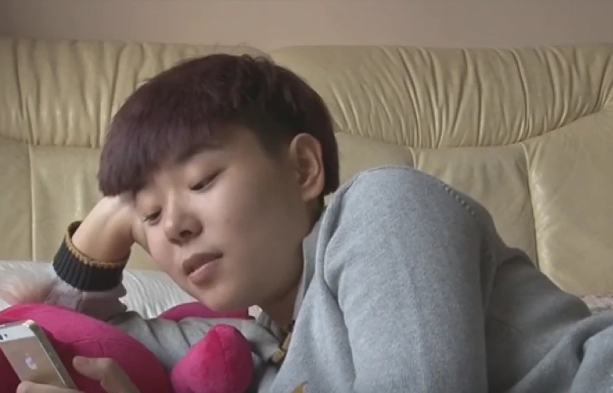 辽宁富家女，每天早饭300块，每月零花钱5万，爱好是和母亲对打