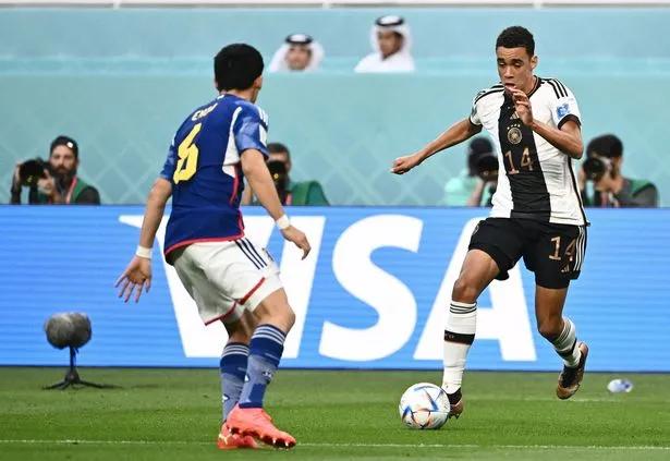 穆夏拉转身拜仁由守转攻,欧冠拜仁慕尼黑穆夏拉表现