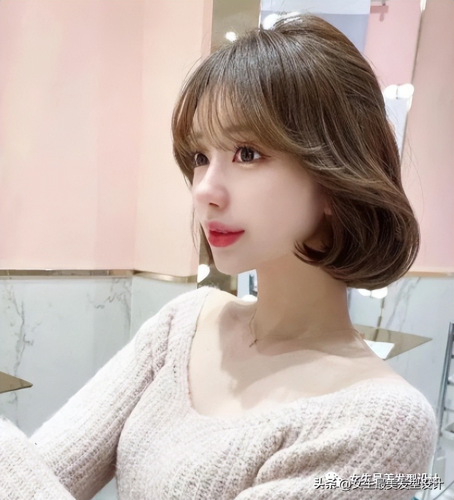 烫短发内扣的步骤,烫外翻内扣卷发教程短发