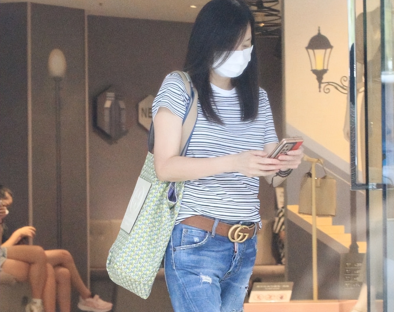 张庭林瑞阳带儿女去做公益视频,张庭林瑞阳夫妇最新消息官方