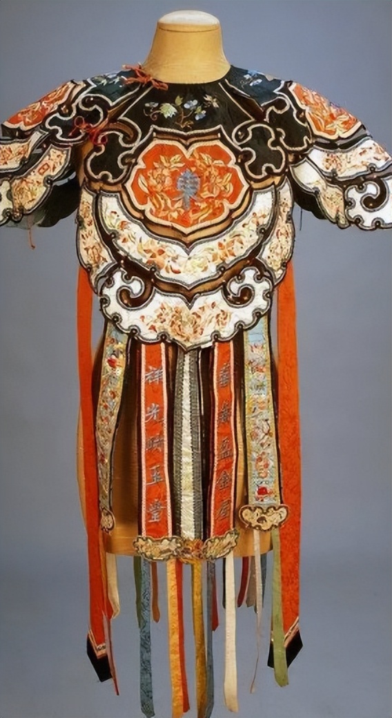 元朝蒙古族服饰特点,历史上蒙古服饰特点有哪些