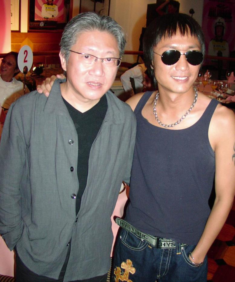 “港圈太子爷”街上收破烂，一天只赚60块！