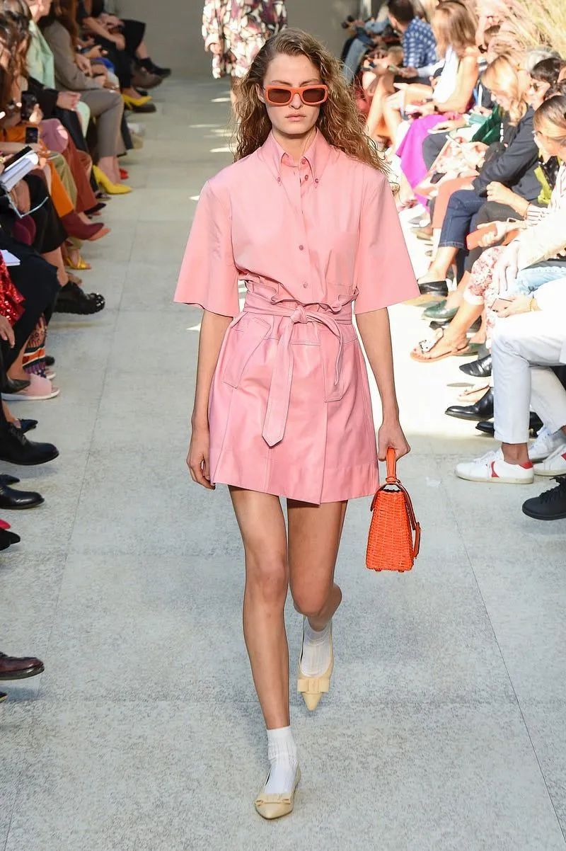 基本款必备鞋子有哪些款式,比较时髦的鞋