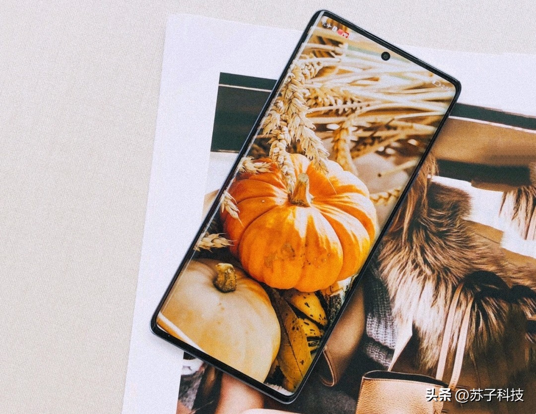 曲面屏最值得入手的一款两千左右,千元电脑显示器推荐曲面屏