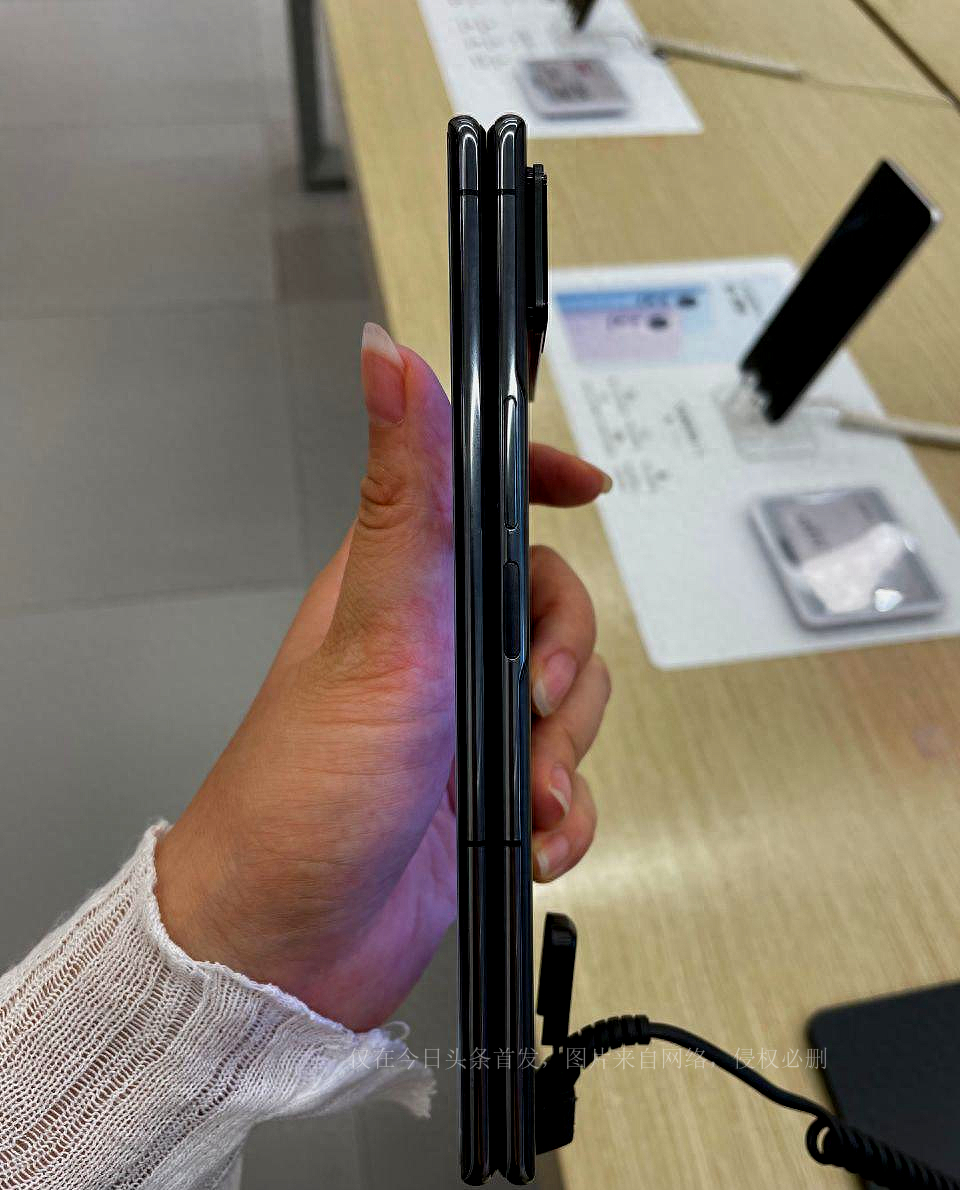 小米MIXFold2上手测评：8999元的价格到底值不值这个价钱？